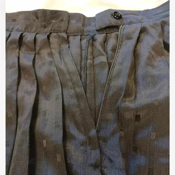 Passport Vintage Black Pleated Maxi Skirt Size  Small - Picture 6 of 7